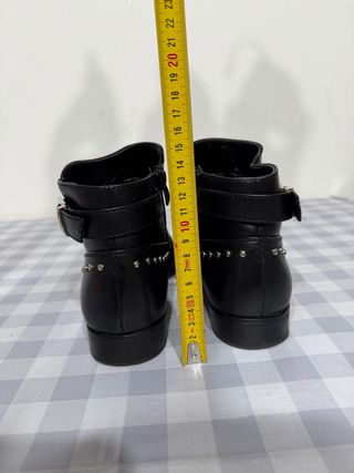 Stivaletti neri donna con borchie n.40
