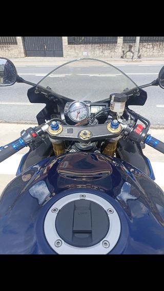 Suzuki GSX R
