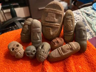 Adornos de piedra tallada