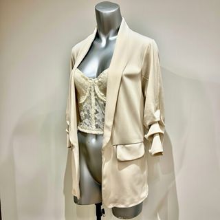 Conjunto blazer y top encaje