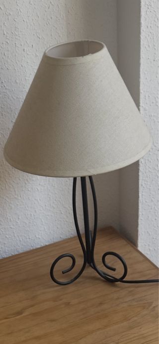 Lámpara de mesa tela y metal