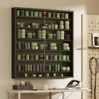 Vetrina espositiva a parete con 6 ripiani regolabili, vetrinetta per collezionismo, espositore a parete per oggetti da collezione, in vetro e truciolato, 80X9.5X83 cm, nero