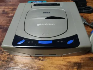 Sega Saturn USB-C con mando y adap. HDMI