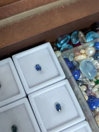 Lote antiguo piedras preciosas y bisutería