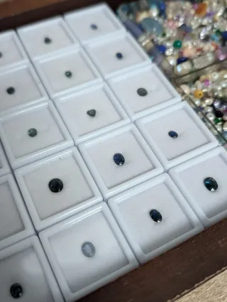 Lote antiguo piedras preciosas y bisutería