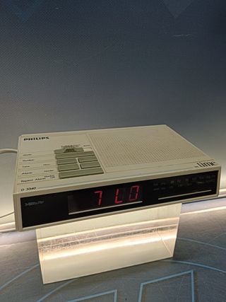 reloj despertador, Sintonizador de radio vintage Philips D 3340 in Time, 2 bandas, FM/AM, 80s ,blanco