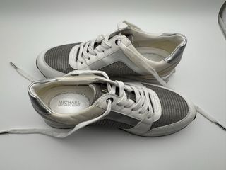 Zapatillas Michael Kors Plata y Blanco