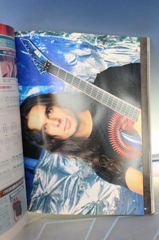 Revista Young Guitar. 7 2005. Kiko Loureiro.