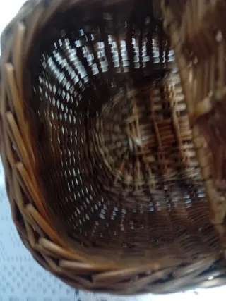 Cesta de mimbre pequeña para picnic