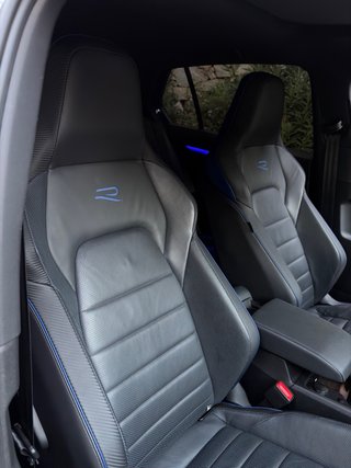 GOLF 8 R 20 ANIVERSARIO AKRA