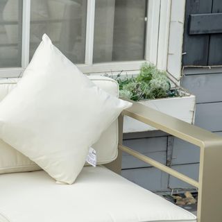 Conjunto de Jardín de 4 Piezas con Sofá, 2 Sillones y Mesa con Tapa de Cristal, Cojines Acolchados Desmontables, Oro