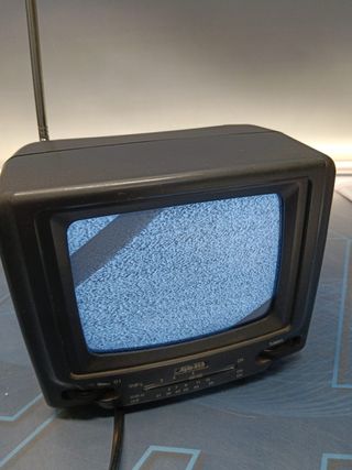 TV supertech 5,5" B/N model BTV -452