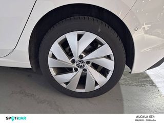 Volkswagen Golf   1.5 TSI 85kW (115CV) "Más"