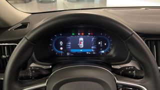 VOLVO V60 2.0 B4 P PLUS DARK AUTO 197 5P