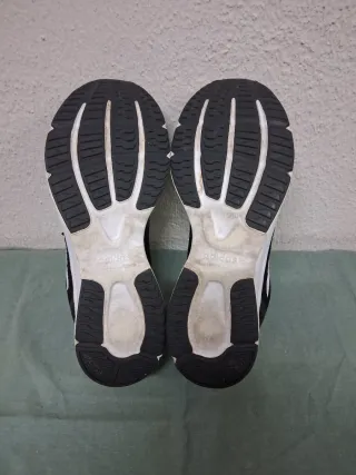 Zapatillas Adidas, Talla 46, Perfecto Estado