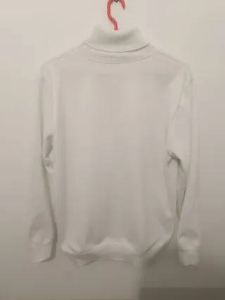 Jersey cuello alto blanco y negro