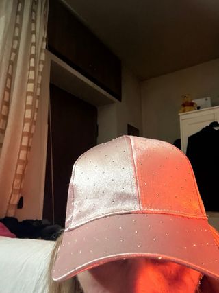 Berretto Rosa Satinato con Brillantini