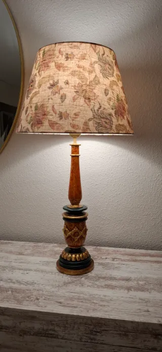 Lámpara Elegante Madera y Tela