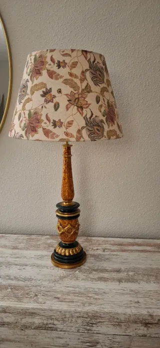 Lámpara Elegante Madera y Tela