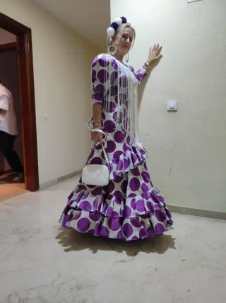 Traje Flamenca Talla 40 Morado Lunares