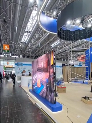 Alquiler pantalla led transparente Barcelona