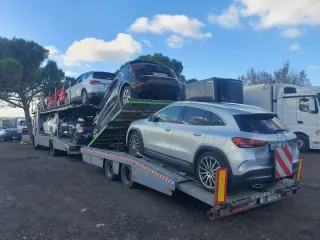 Se vende remolque portacoche marca TIJHOF