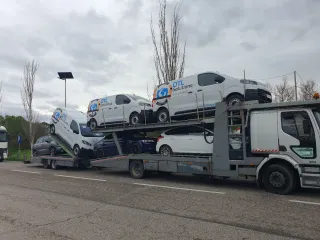 Se vende remolque portacoche marca TIJHOF