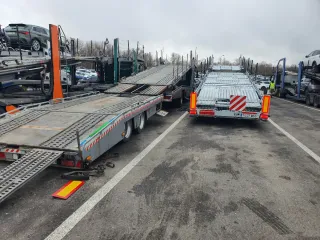 Se vende remolque portacoche marca TIJHOF