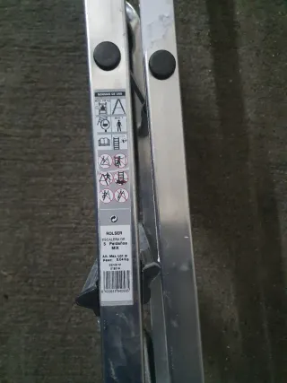 Escalera de aluminio plegable