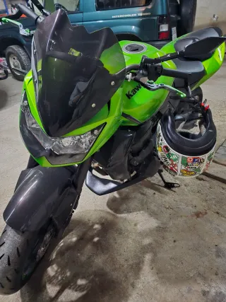 Kawasaki Z750 Verde y Negra
