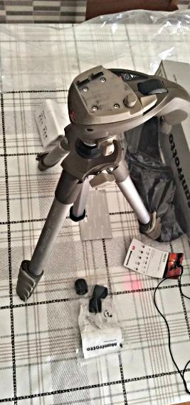 Cámara Nikon D3300 con objetivo y accesorios