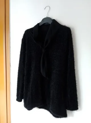 Maglione nero in pelo con collo marinara tg L