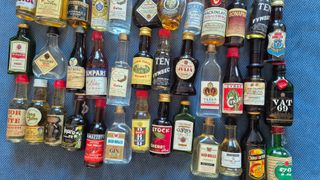 Alcolici e liquori mignon vintage