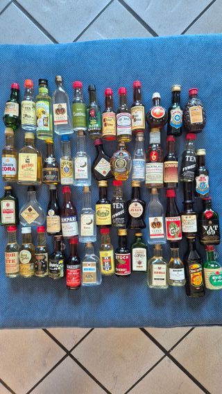 Alcolici e liquori mignon vintage