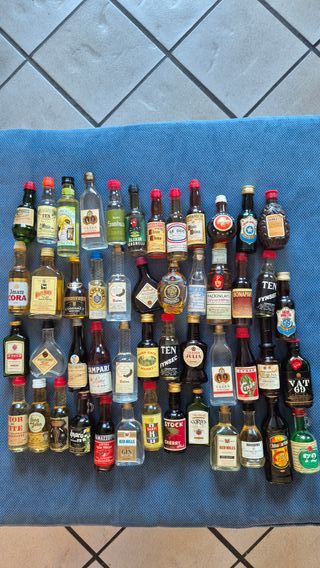 Alcolici e liquori mignon vintage