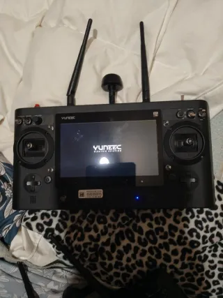 Controlador dron YUNEEC ST16,para revisar