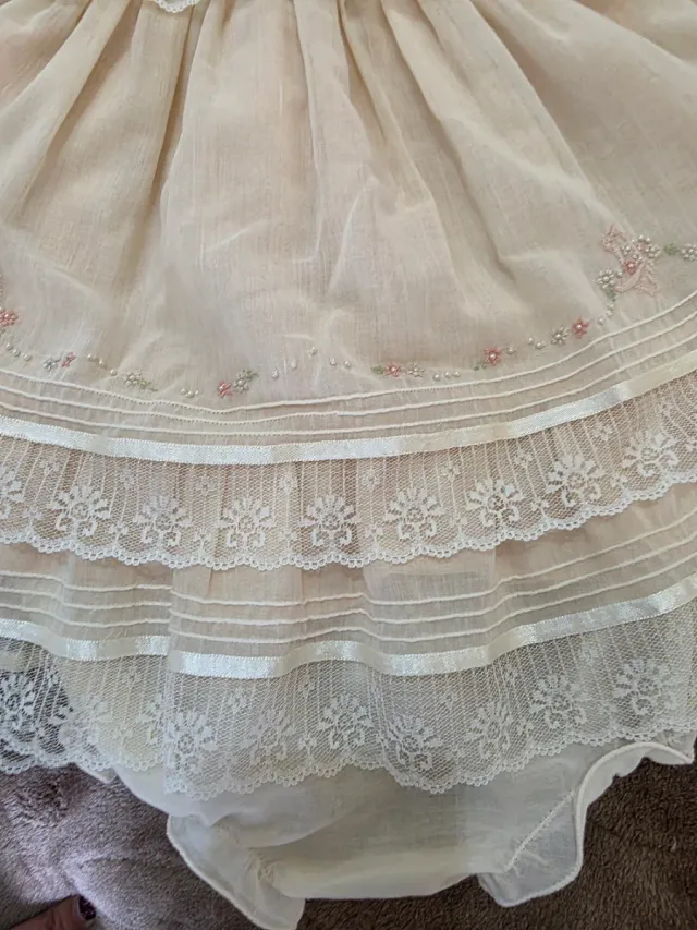 Vestido de bebé recién nacido.. como para de 1 mes