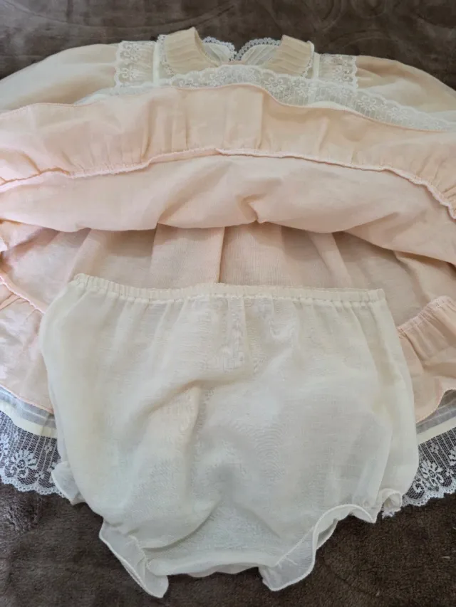 Vestido de bebé recién nacido.. como para de 1 mes