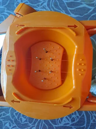 Taglia verdure arancione