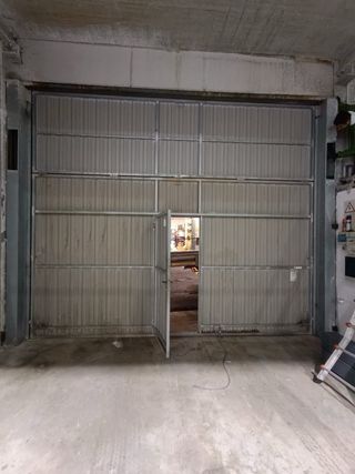 Portón de nave industrial