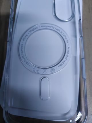 Funda transparente con MagSafe para el iPhone 16
