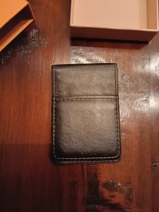 Louis Vuitton Caja y Tarjetero Negro