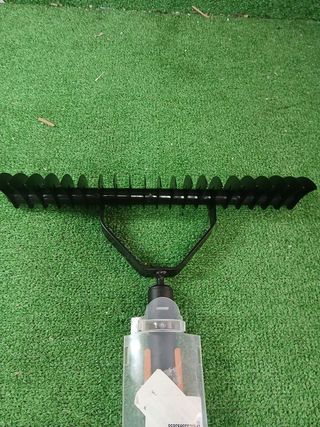 Rastrillo aireador Fiskars - 37cm