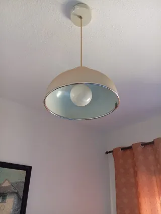 Lampada a sospensione in metallo dorato