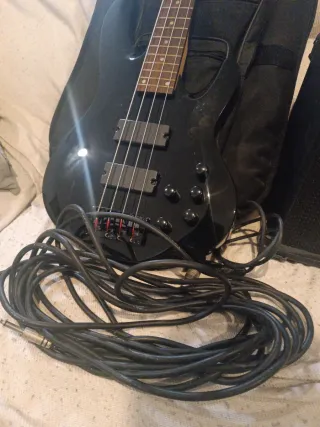 Bajo Eléctrico Negro