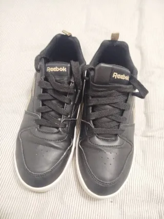 Zapatillas Reebok Negras y Doradas