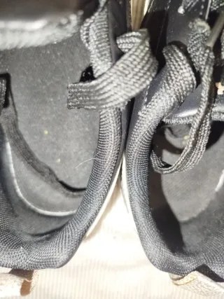 Zapatillas Reebok Negras y Doradas