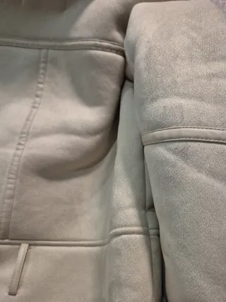 Cazadora borreguito Stradivarius Beige