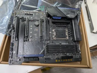 Placa Base ASUS Z690 EXTREME no enciende