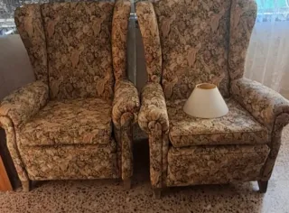 Mueble tocador antiguo con espejo